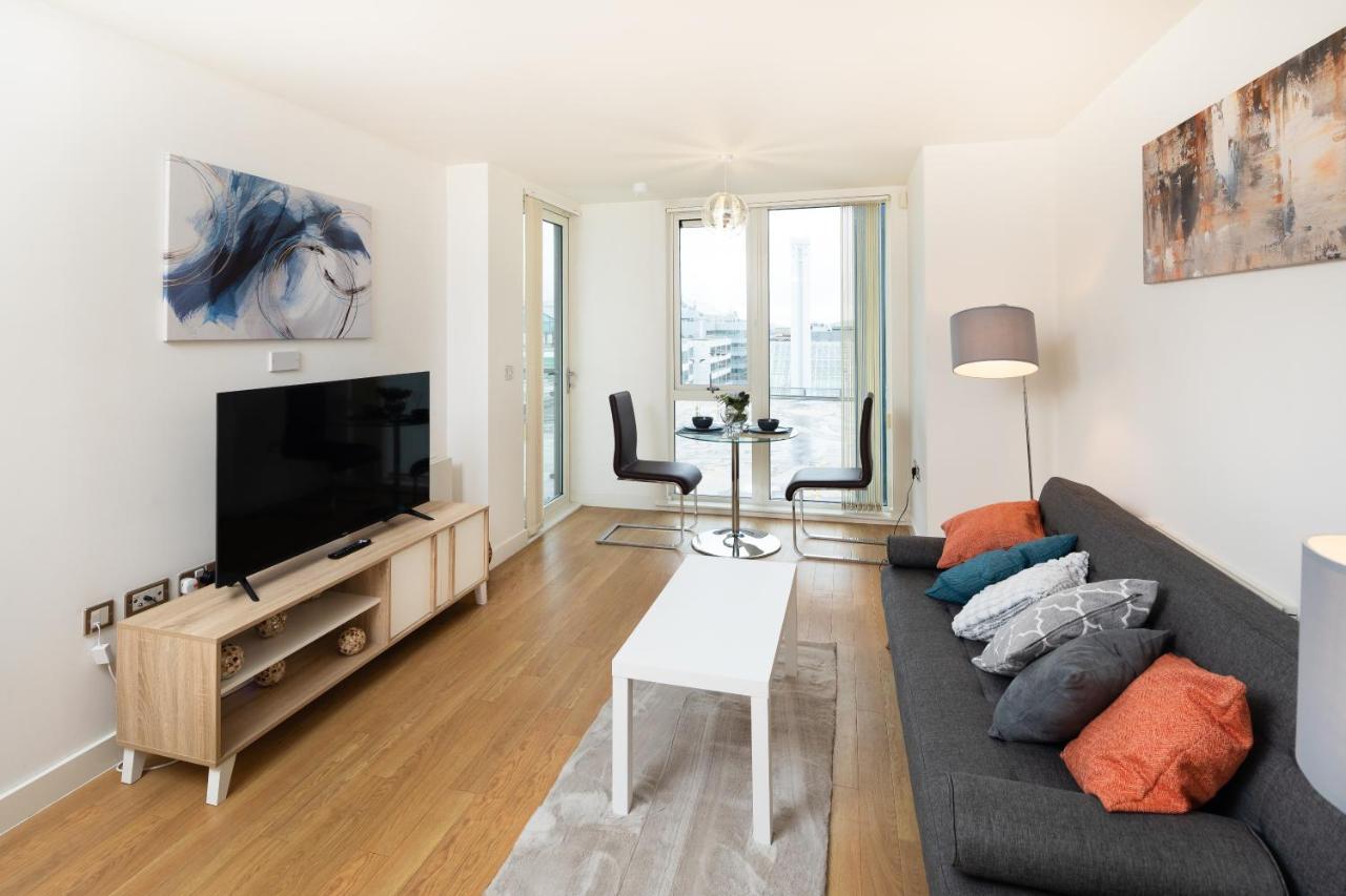 Stylish City Centre Apartment - Home From Home With Fully-Equipped Kitchen, Smart Tv, Netflix, Superfast Wifi, Free Parking, Self Check-In - By Brightleap Apartments Milton Keynes Exterior foto