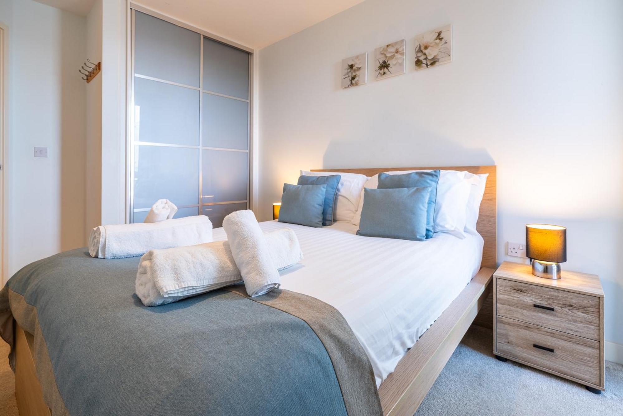 Stylish City Centre Apartment - Home From Home With Fully-Equipped Kitchen, Smart Tv, Netflix, Superfast Wifi, Free Parking, Self Check-In - By Brightleap Apartments Milton Keynes Exterior foto